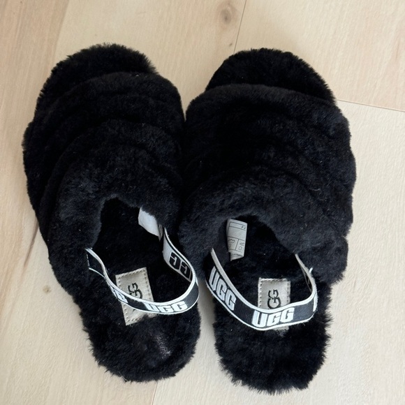 UGG girls Fluff Yeah Slippers slide on sandals faux fur kids fuzzy cozy house - Picture 3 of 13